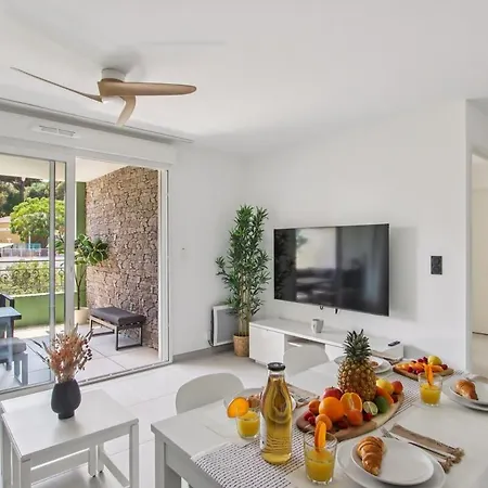 Flat For Family With Pool