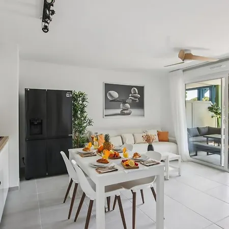 Flat For Family With Pool * Cavalaire-sur-Mer